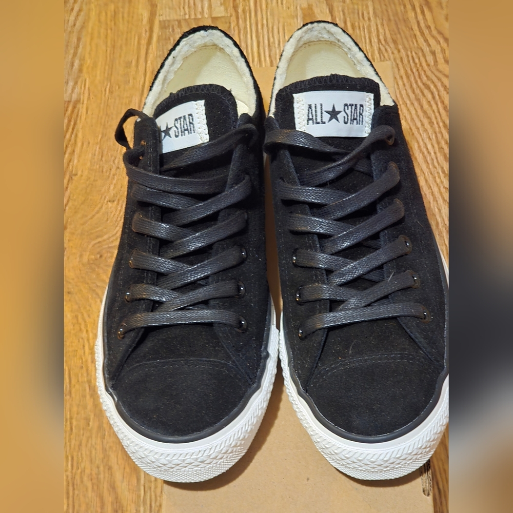 Unisex Black Suede Converse NIB M7 W9
